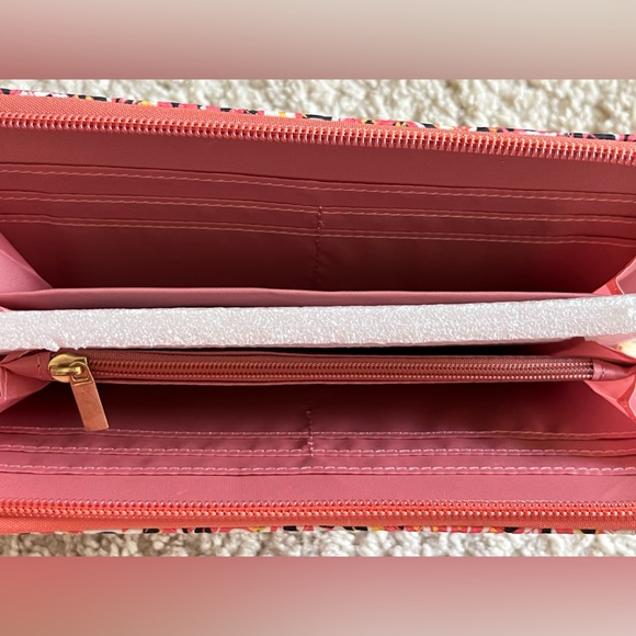 NWT Simply Southern Nylon Quilted Wallet With Wristlet Strap - Shells - Picture 4 of 6